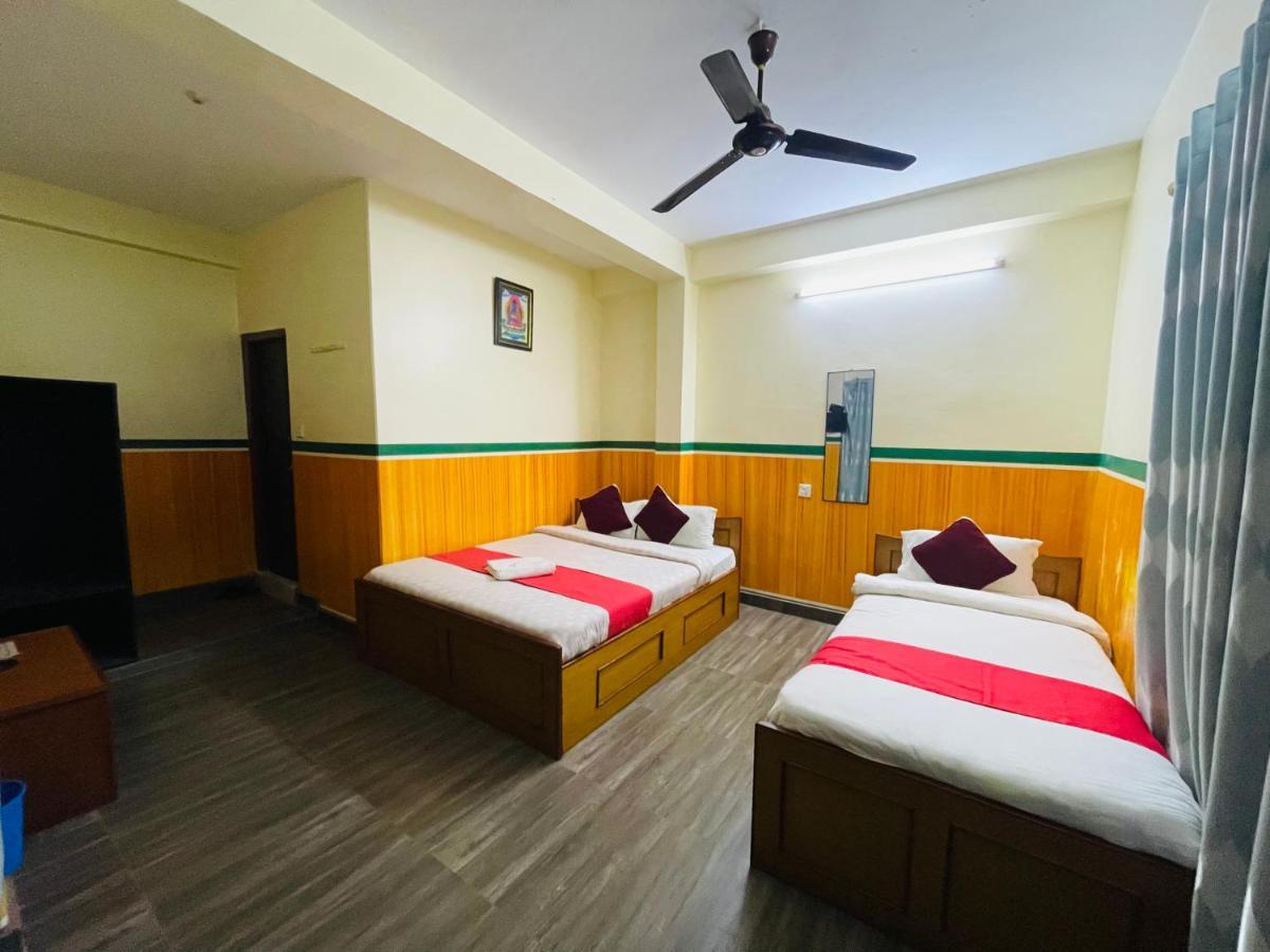 Hotel Old Durbar Pokhara Extérieur photo