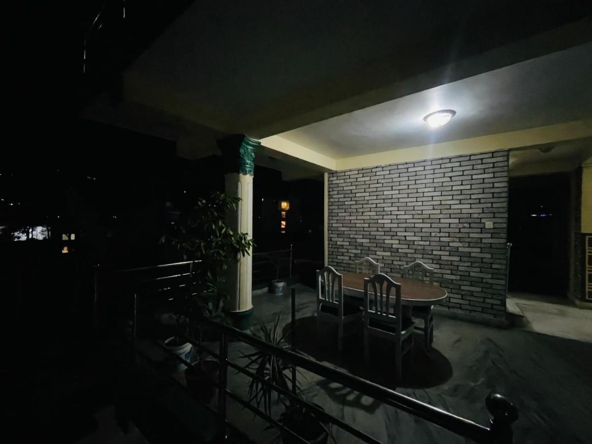 Hotel Old Durbar Pokhara Extérieur photo
